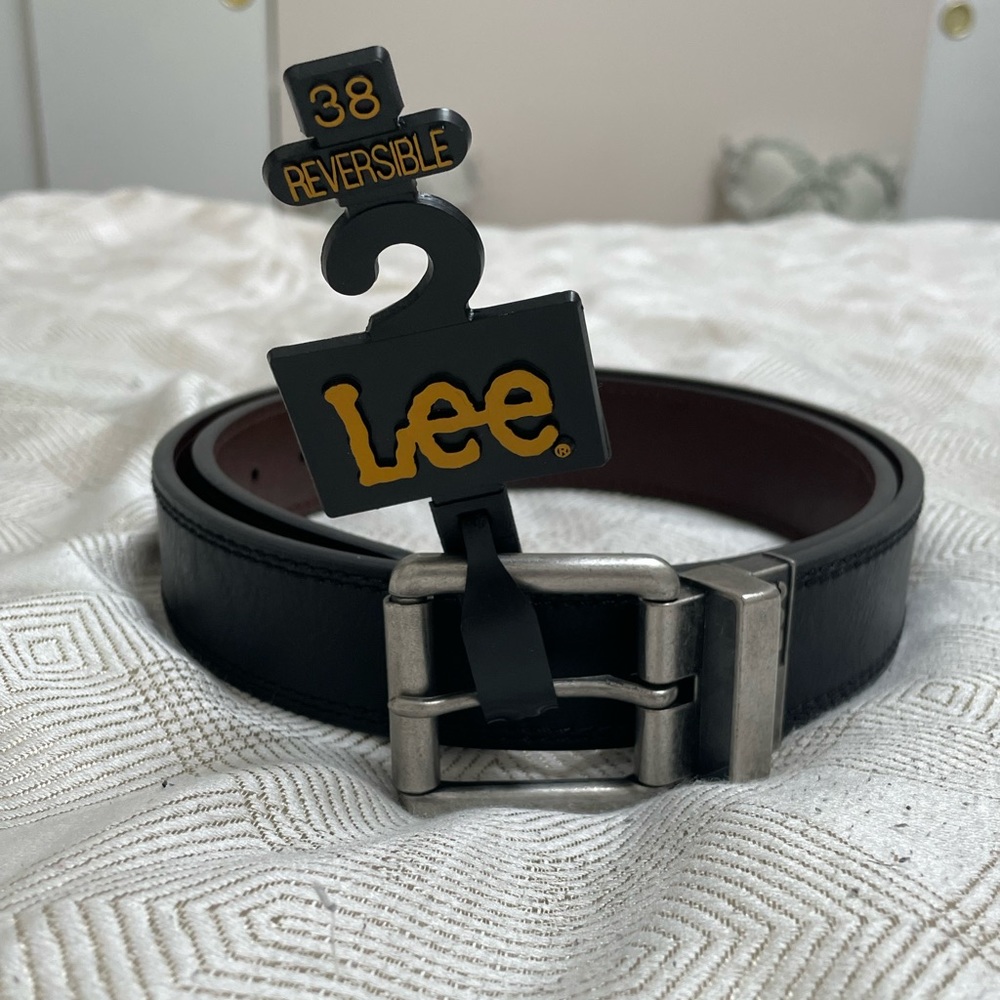 Lee reversible belt